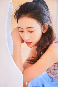《职场妻子的出轨》